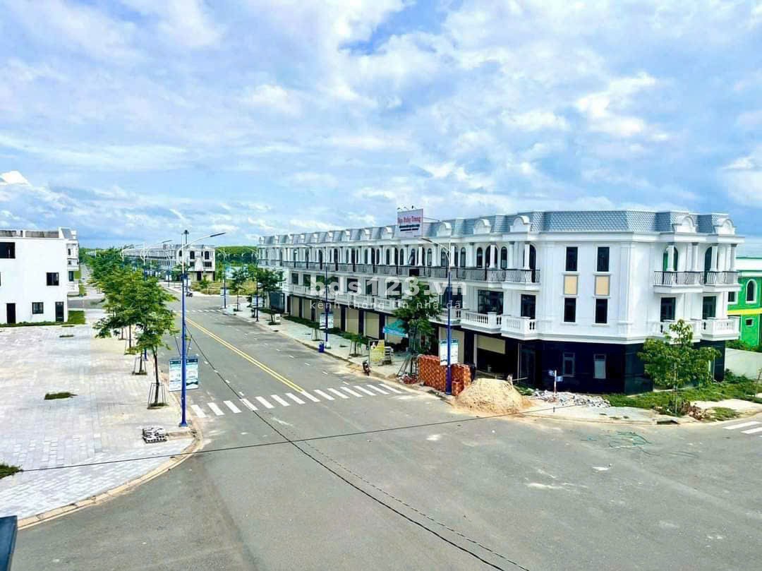 Hàng ngộp 100m2 - KĐT Thăng Long 2 - Bàu Bàng - GIÁ 900tr sổ sẵn