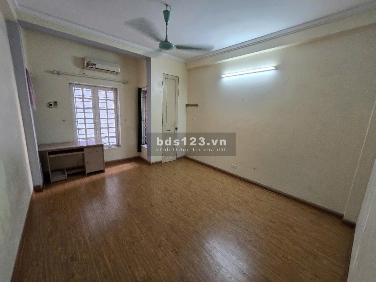 Bán nhà phố Minh Khai, 35m² 4 tầng, giá 4 tỷ.