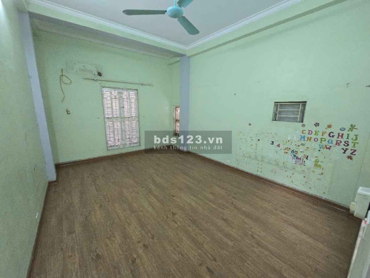 Bán nhà phố Minh Khai, 35m² 4 tầng, giá 4 tỷ.