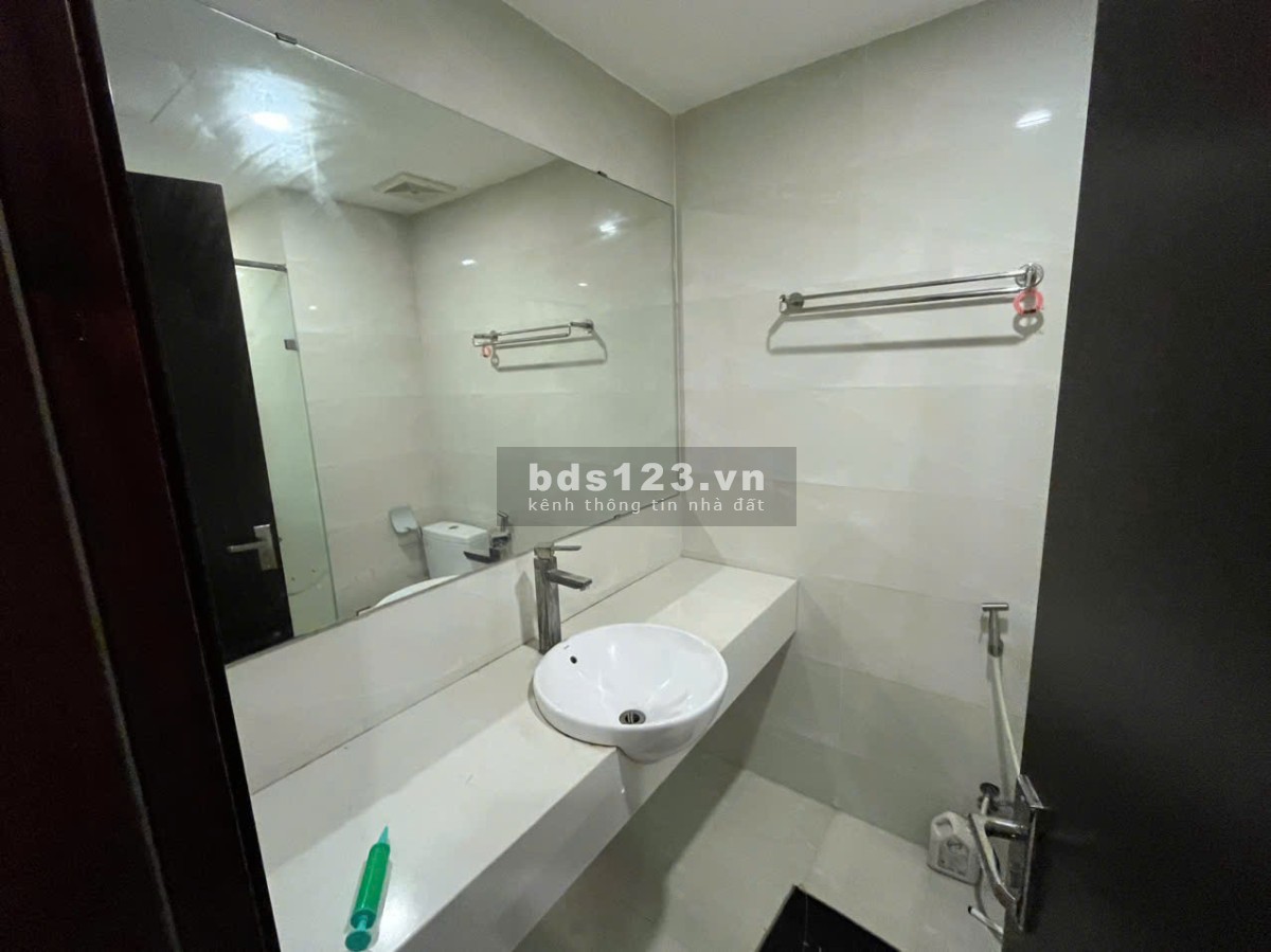 Bán căn Royal Park, Full nội thất siêu đẹp 70m2 2 ngủ 2 WC