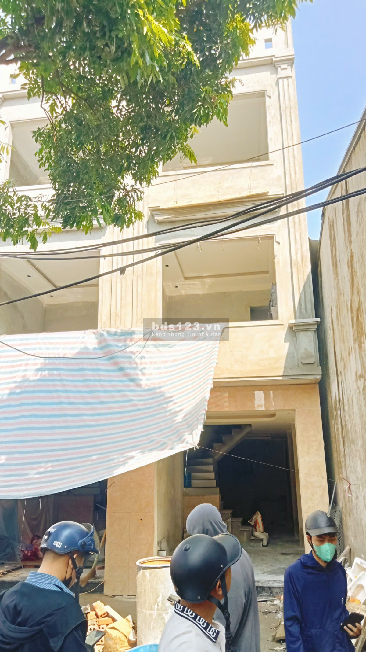 HÀ ĐÔNG BÁN( 32m2*4T = 3tỷ ),Tiện Ích Đầy Đủ, Cách ql6 500m, BXYên Nghĩa 10p tới nơi, trường các cấp