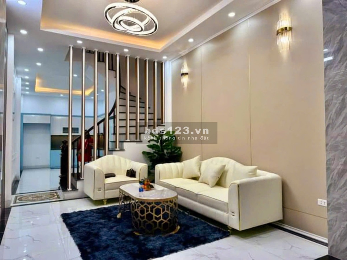 DỊCH VỌNG HẬU - OTO ĐỖ CỬA- 10M RA OTO TRÁNH - NGÕ THÔNG TỨ TUNG - 45M2 SỔ PHÂN LÔ - ĐẦY ĐỦ NỘI THẤT