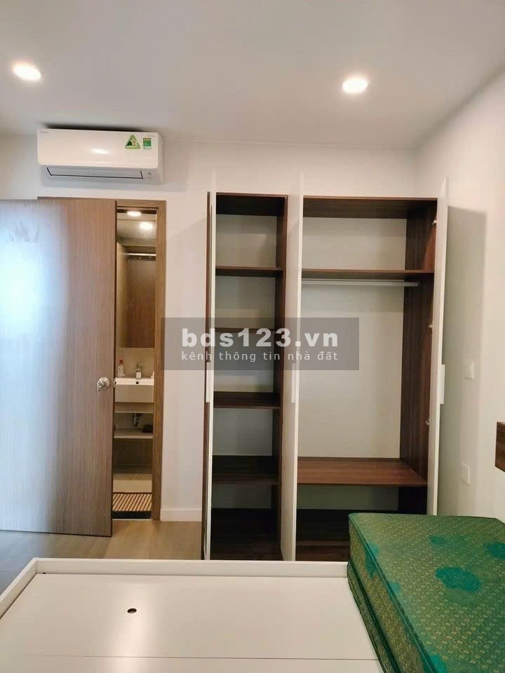 Chung cư Hoa Sen, Lạc Long Quân, Q11 110m2, 3pn, 2wc 15 triệu
