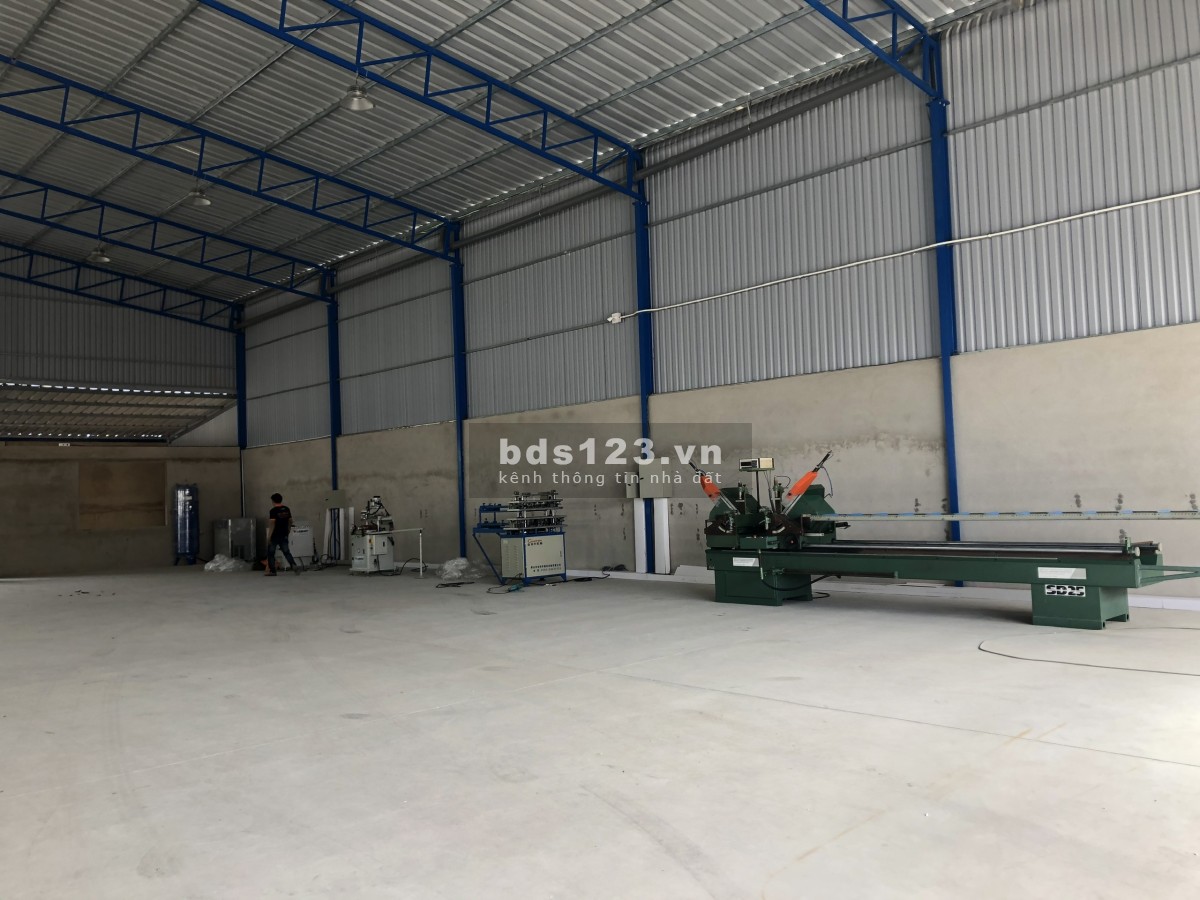 Cho thuê kho xưởng 1.450m2 gần đường Hùng Vương, Vĩnh Thanh, Nhơn Trạch, Đồng Nai.