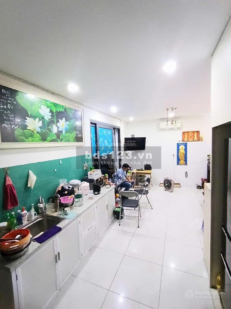 Ngộp giảm 400tr bán nhà hẻm thông, đường Lý Chính Thắng, Võ Thị Sáu Q3, DT 7x5m 2 tầng, Gía 3,65 tỷ