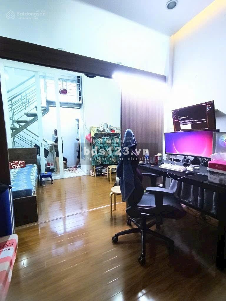 Ngộp giảm 400tr bán nhà hẻm thông, đường Lý Chính Thắng, Võ Thị Sáu Q3, DT 7x5m 2 tầng, Gía 3,65 tỷ