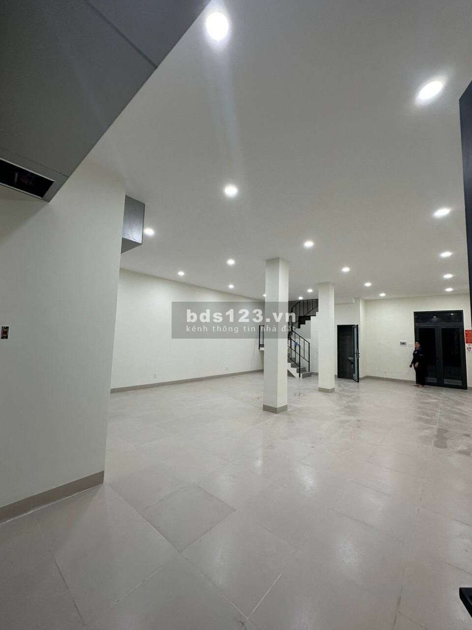 Tầng trệt Nhà phố 144m2 cho thuê Vinhomes Grand Park