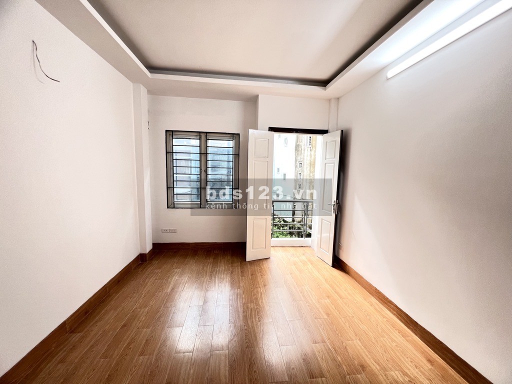 Bán nhà lô góc Định Công - Hoàng Mai, 5 tầng, ô tô đỗ cửa, giá 6.3 tỷ. Nhà Hoàng Mai