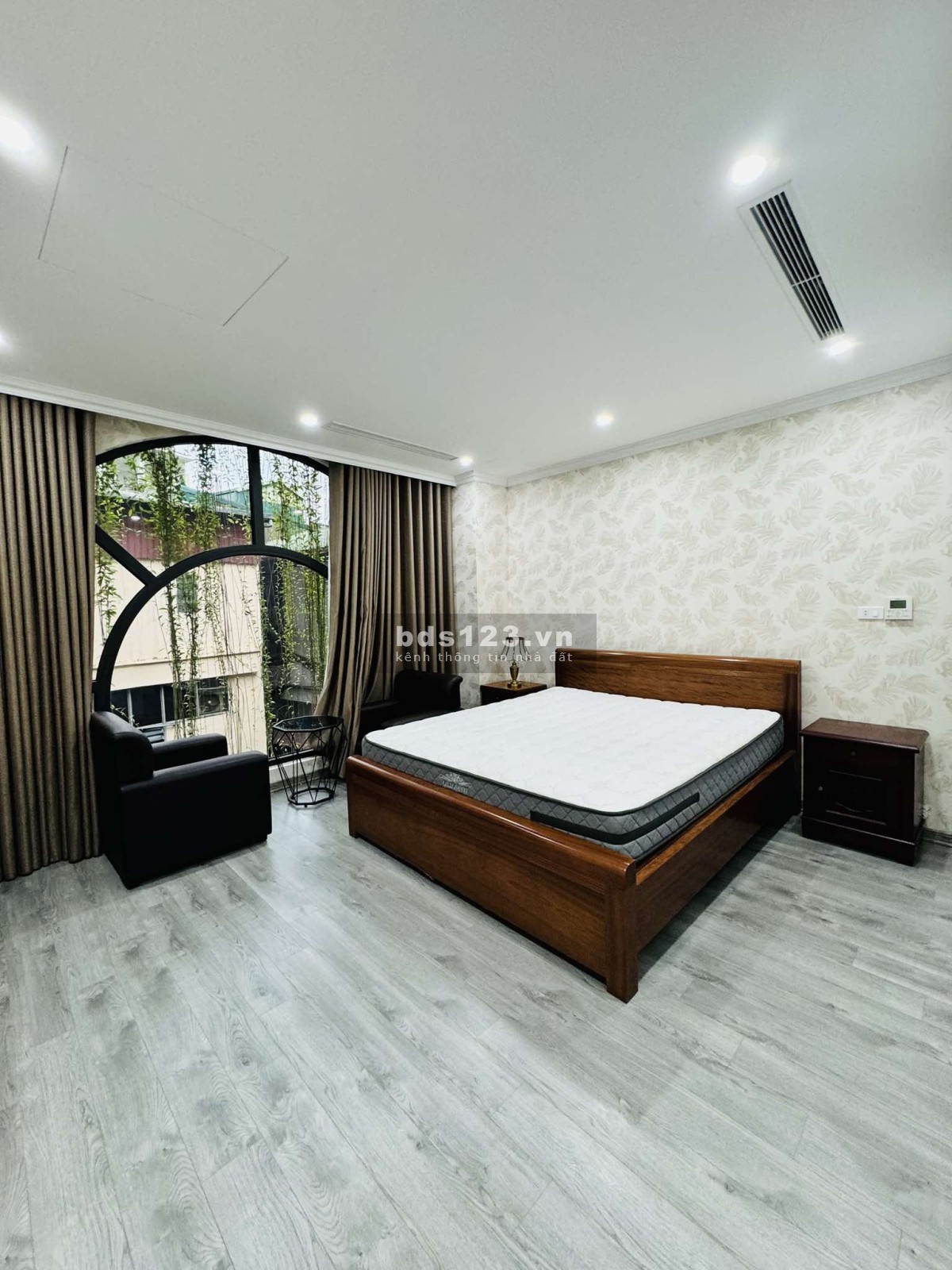 Bán nhà Mặt phố Vip Đống Đa Lô góc, Thang máy vừa ở vừa kinh doanh
