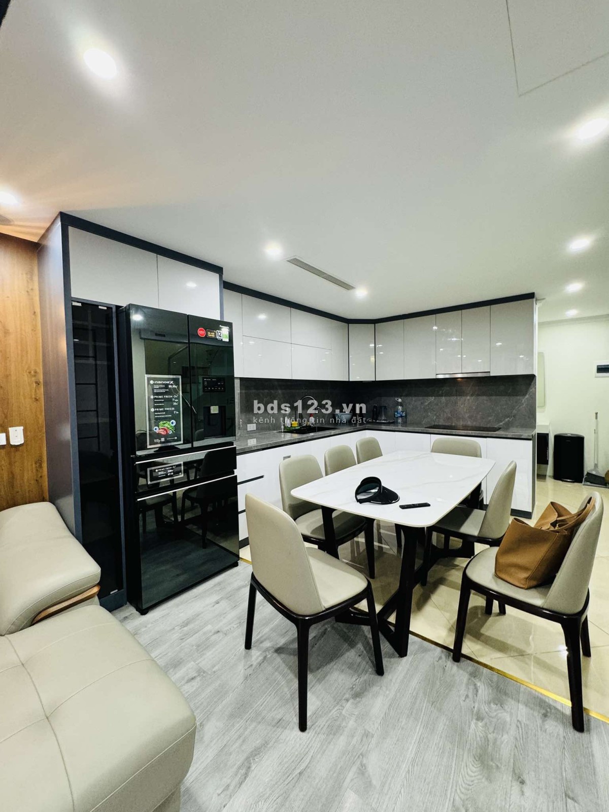 Bán nhà Mặt phố Vip Đống Đa Lô góc, Thang máy vừa ở vừa kinh doanh