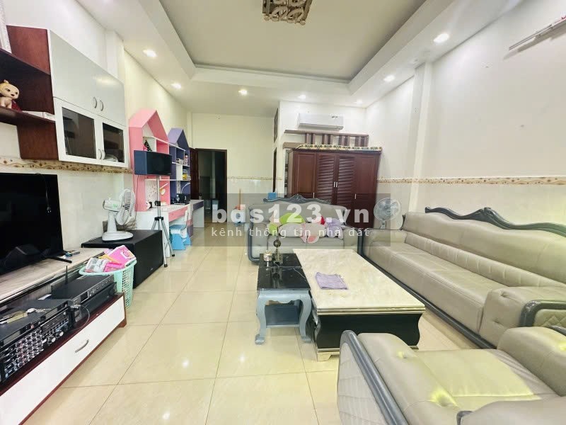 Bán nhà mặt tiền Lạc Long Quân, phường 8, Tân BÌnh- 186m2 -29 tỷ