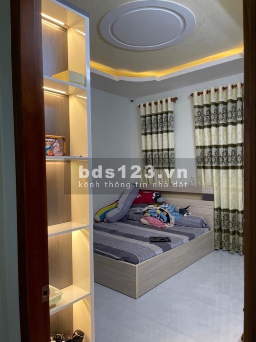 Bán nhà sát đường Hiệp Bình, Hiệp Bình Chánh, Thủ Đức, 40m2 x 2 tầng, giá hơn 3 tỷ
