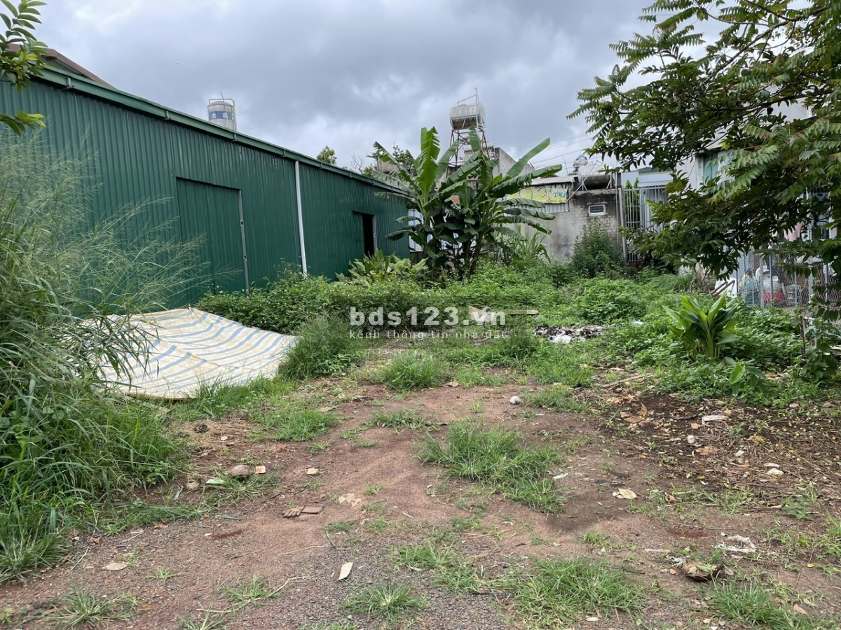 Bán đất chính chủ gần công viên, khu dân cư có sẵn 110m2 thổ cư