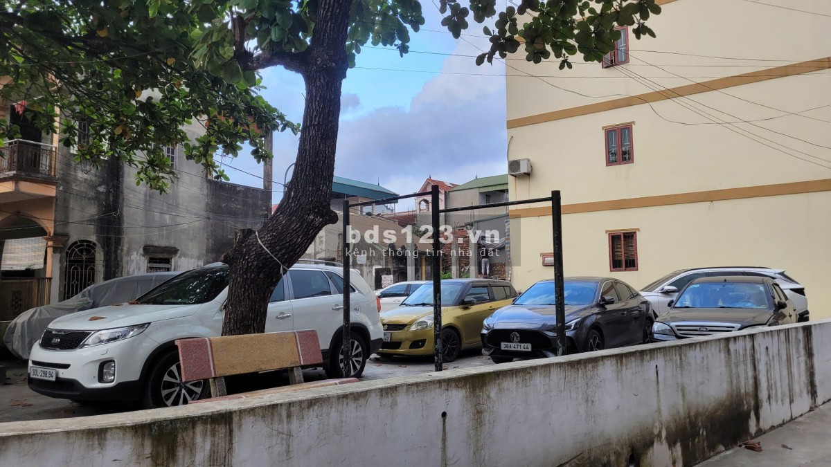Bán nhà Xuân Phương, đường 70, Nhà đẹp ở ngay giá chưa tới 4 tỷ. Sổ đỏ cc