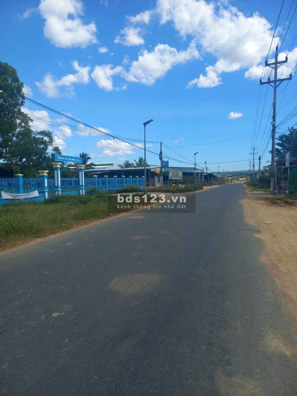 Bán lô đất đối diện trường Tiểu Học Hồng Sơn 4, liền kề nhà hàng tiệc cưới Phong Trúc