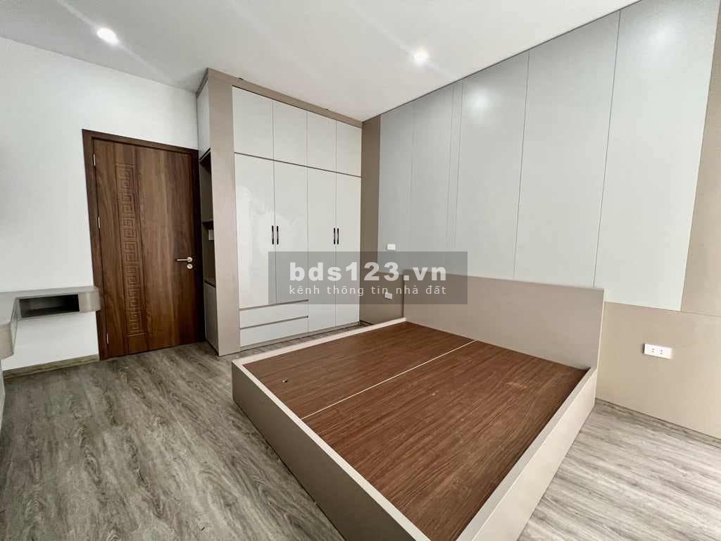 NGỌC THUỴ LONG BIÊN - Nhà mới đẹp - ngõ nông gần mặt đường to 7m, gần ngay chân cầu Long Biên