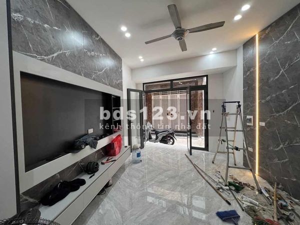 NGỌC THUỴ LONG BIÊN - Nhà mới đẹp - ngõ nông gần mặt đường to 7m, gần ngay chân cầu Long Biên