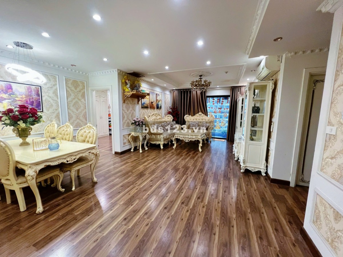 Cần bán gấp căn hoa hậu 3N tại Goldmark giá 7 tỷ