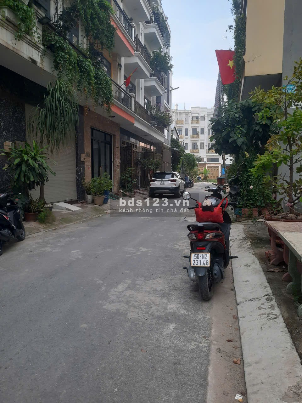 Bán đất lô góc 2 Mặt tiền đường Xe hơi, 52m2, giá chỉ 3,xx tỷ