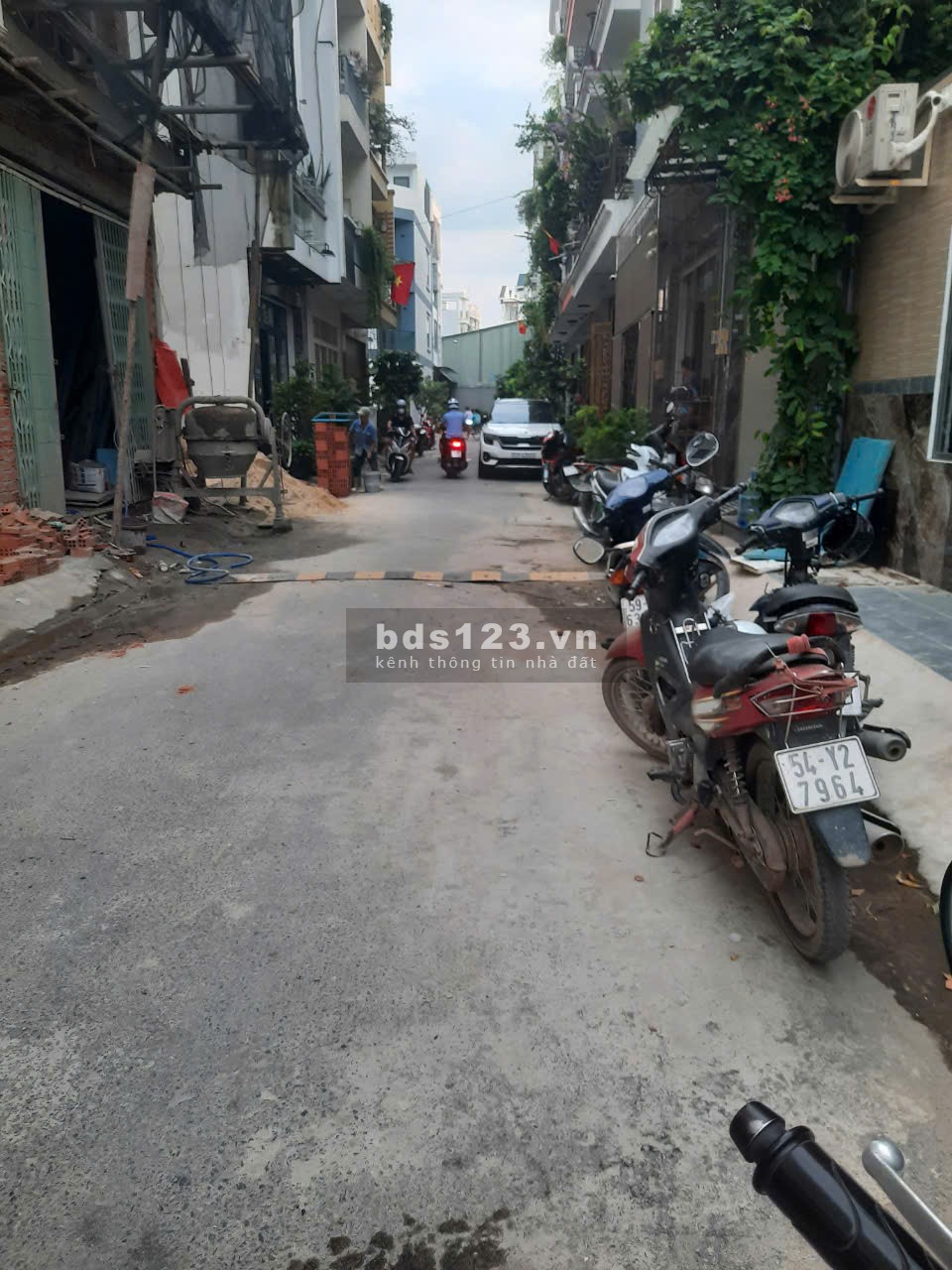 Bán đất lô góc 2 Mặt tiền đường Xe hơi, 52m2, giá chỉ 3,xx tỷ