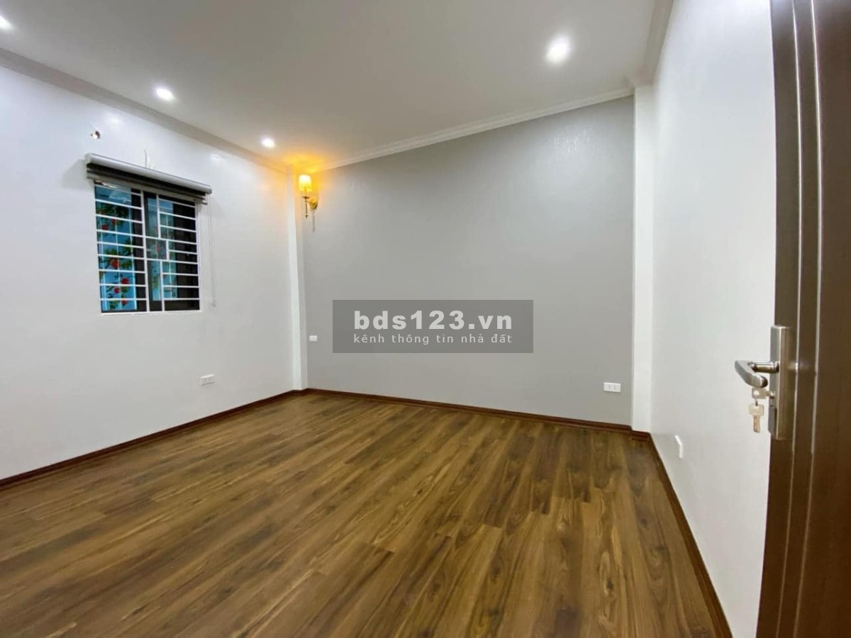 SIÊU PHẨM TÂY HỒ ĐẸP MỚI LUNG LINH, NỘI THẤT TẶNG LẠI - NÉT CĂNG - SÁT VỈA HÈ Ô TÔ TRÁNH, KINH DOANH