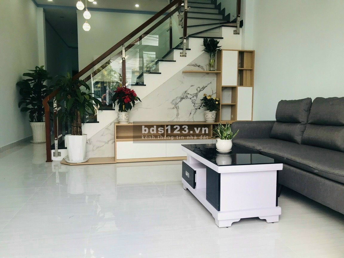 TP Thủ Dầu Một Bán nhà 2 tầng có chỗ để ô tô 7chỗ. Gần chợ Cũ, Tương Bình Hiệp, BD.