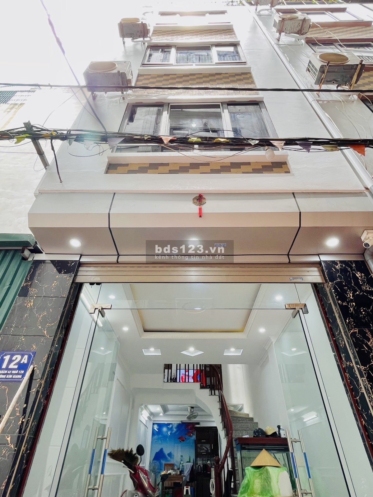 Nhà đẹp mới xây, ô tô đỗ cửa, 2 m thoáng, giáp KDT Đại Kim