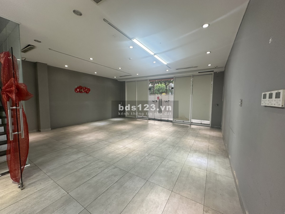 Căn VIP - Cho thuê Nhà phố Nguyễn Cơ Thạch 6500$, dt sử dụng 600m2