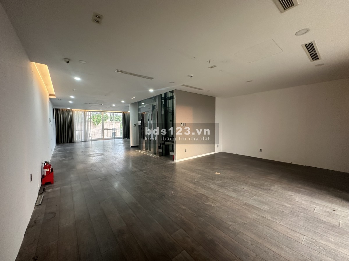 Căn VIP - Cho thuê Nhà phố Nguyễn Cơ Thạch 6500$, dt sử dụng 600m2