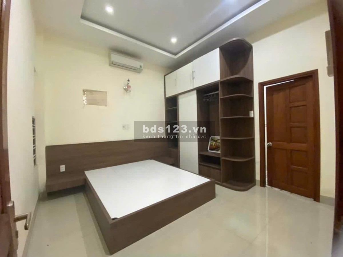 Cho thuê nhà 4 tầng mặt tiền đường: TRƯNG NỮ VƯƠNG - phía gần cầu Rồng