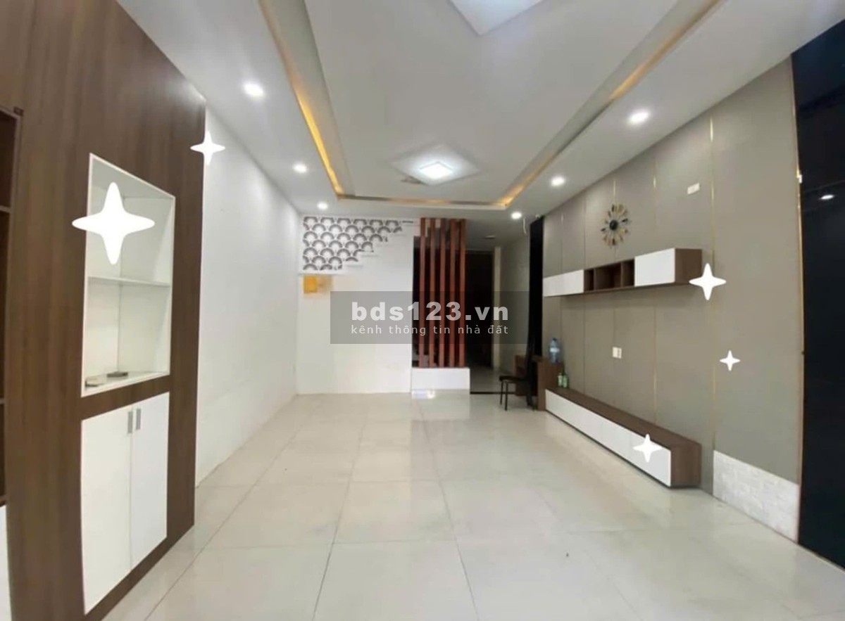 Cho thuê nhà 4 tầng mặt tiền đường: TRƯNG NỮ VƯƠNG - phía gần cầu Rồng