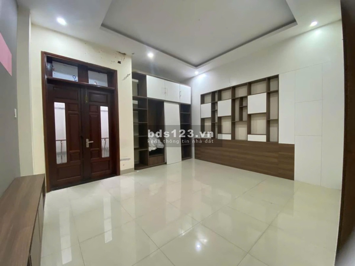 Cho thuê nhà 4 tầng mặt tiền đường: TRƯNG NỮ VƯƠNG - phía gần cầu Rồng