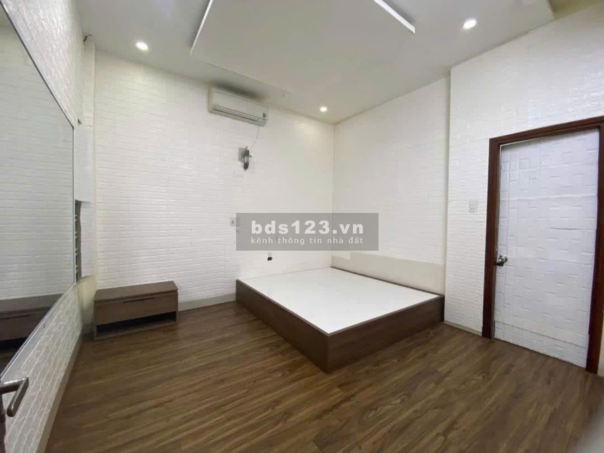 Cho thuê nhà 4 tầng mặt tiền đường: TRƯNG NỮ VƯƠNG - phía gần cầu Rồng