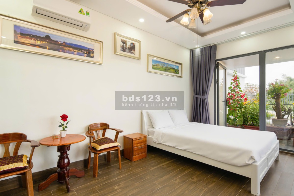CHO THUÊ BIỆT THỰ NGHỈ DƯỠNG 3 TẦNG, CÓ HỒ BƠI: ĐỐI LƯNG KHU FPT