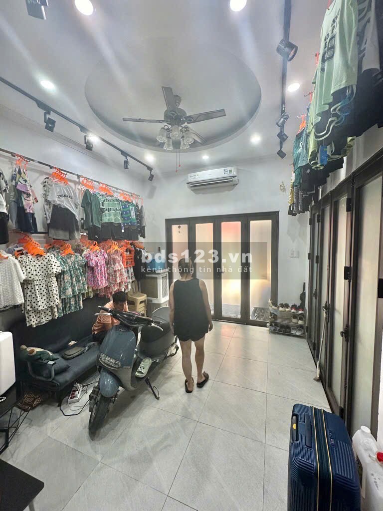 Cần bán nhà tại ngõ Văn Chương 2 - Đống Đa - Lô góc - 4 mặt thoáng - Kinh doanh đẹp - Full nội thất