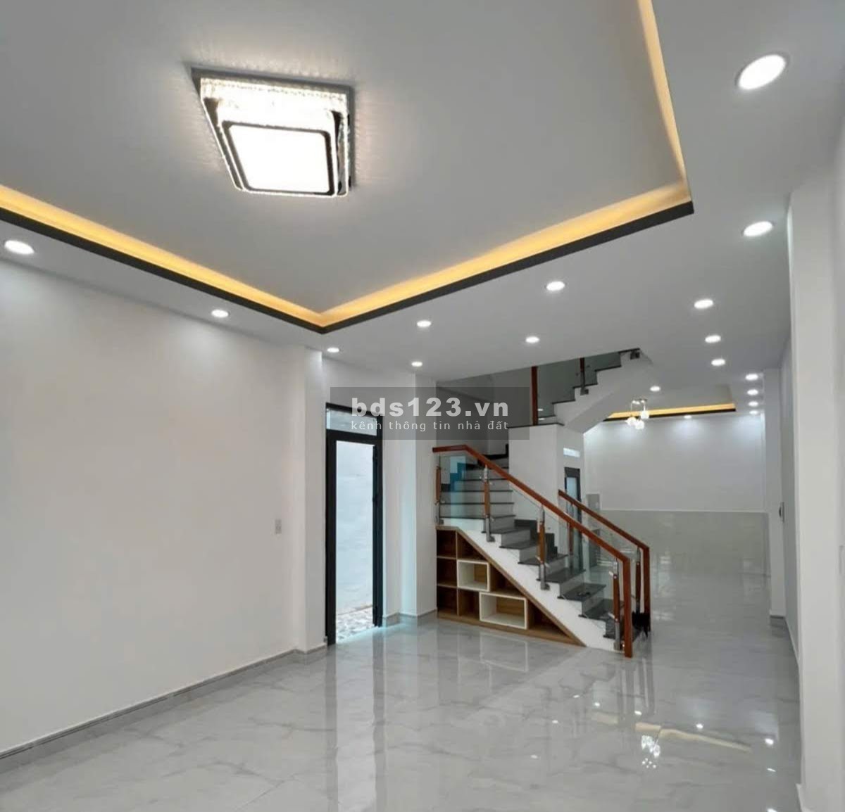 Bán nhà HXH Nguyễn Thị Tần gần chợ Rạch Ông Q.8 - 70m2 - 2 tầng - Giá 6.7 Tỷ