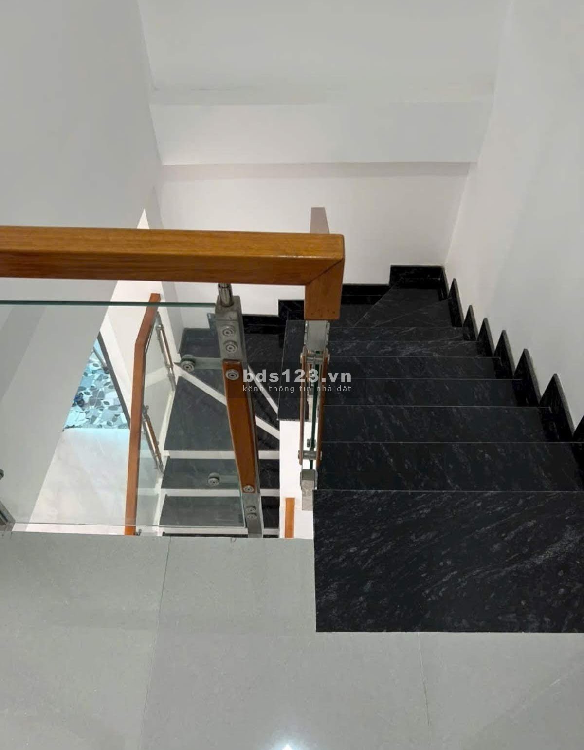 Bán nhà HXH Nguyễn Thị Tần gần chợ Rạch Ông Q.8 - 70m2 - 2 tầng - Giá 6.7 Tỷ