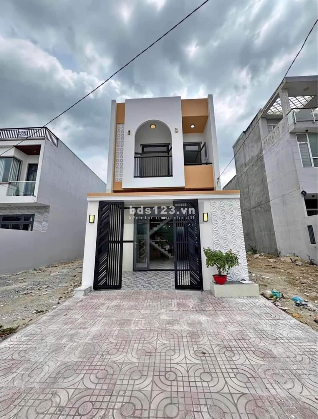 Nhà bán 4*25 đường Đinh Đức Thiện Bình Chánh