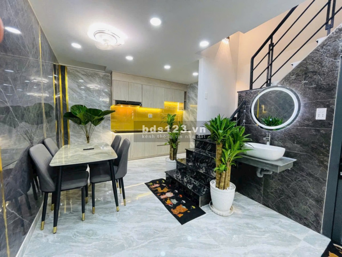 Nhà đẹp mê muội đang ngợp; Phạm Văn Đồng, phường 13, quận Bình Thạnh; 50m2