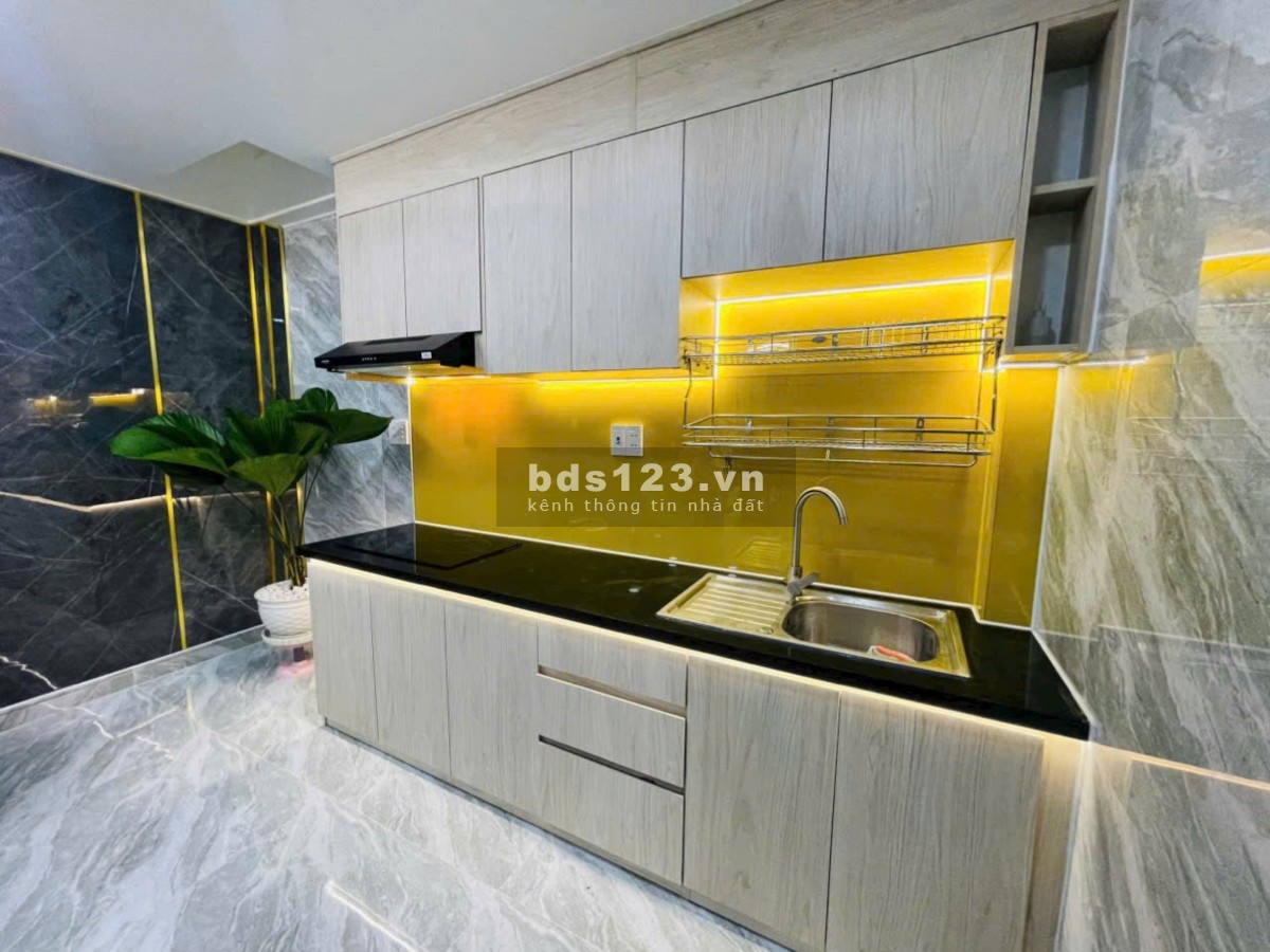 Nhà đẹp mê muội đang ngợp; Phạm Văn Đồng, phường 13, quận Bình Thạnh; 50m2