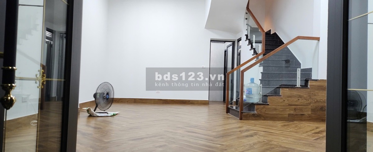 Chính chủ cho thuê nguyên căn liền kề khu nhà ở sinh thái Xuân Phương. Diện tích 83m2 x 3 tầng
