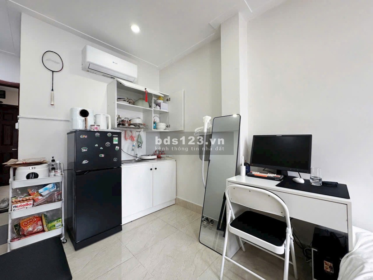 Căn hộ siêu đẹp, Ban công cửa sổ tại CMT8, Quận 10 - Full nội thất