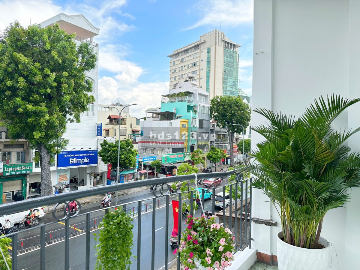 2 phòng ngủ mới full nội thất tại đường 3 Tháng 2, Quận 10, Vòng xoay Dân Chủ, Cách Mạng Tháng 8