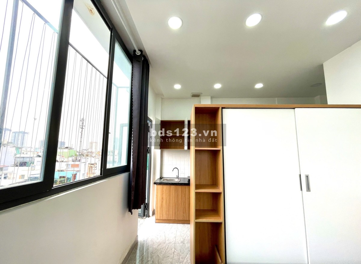 Căn hộ ban công, máy giặt riêng, gần Sư Vạn, khu Bắc Hải, UEH, Bách Khoa, trục CMT8