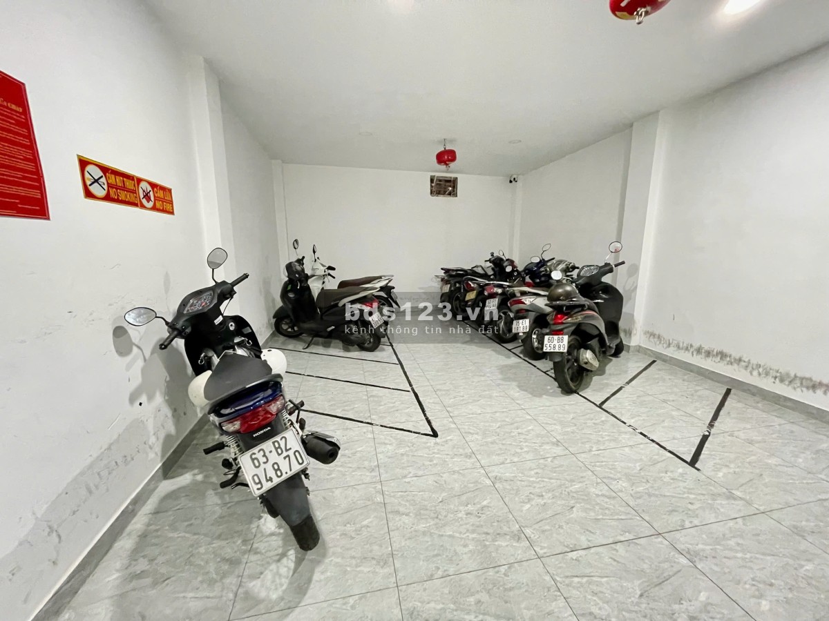 Căn hộ ban công, máy giặt riêng, gần Sư Vạn, khu Bắc Hải, UEH, Bách Khoa, trục CMT8