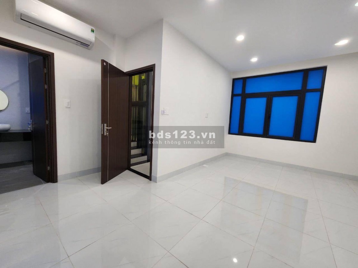 Nhà phố Hoàn thiện có thang máy 5 tầng, máy lạnh nhà đẹp
