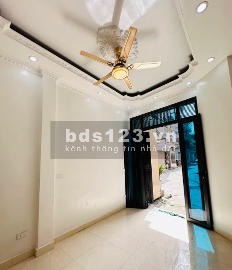 Bán nhà lô góc, kinh doanh, mặt ngõ thông ô tô, full nội thất, 30m2, 4 tầng nhỉnh 4 tỷ