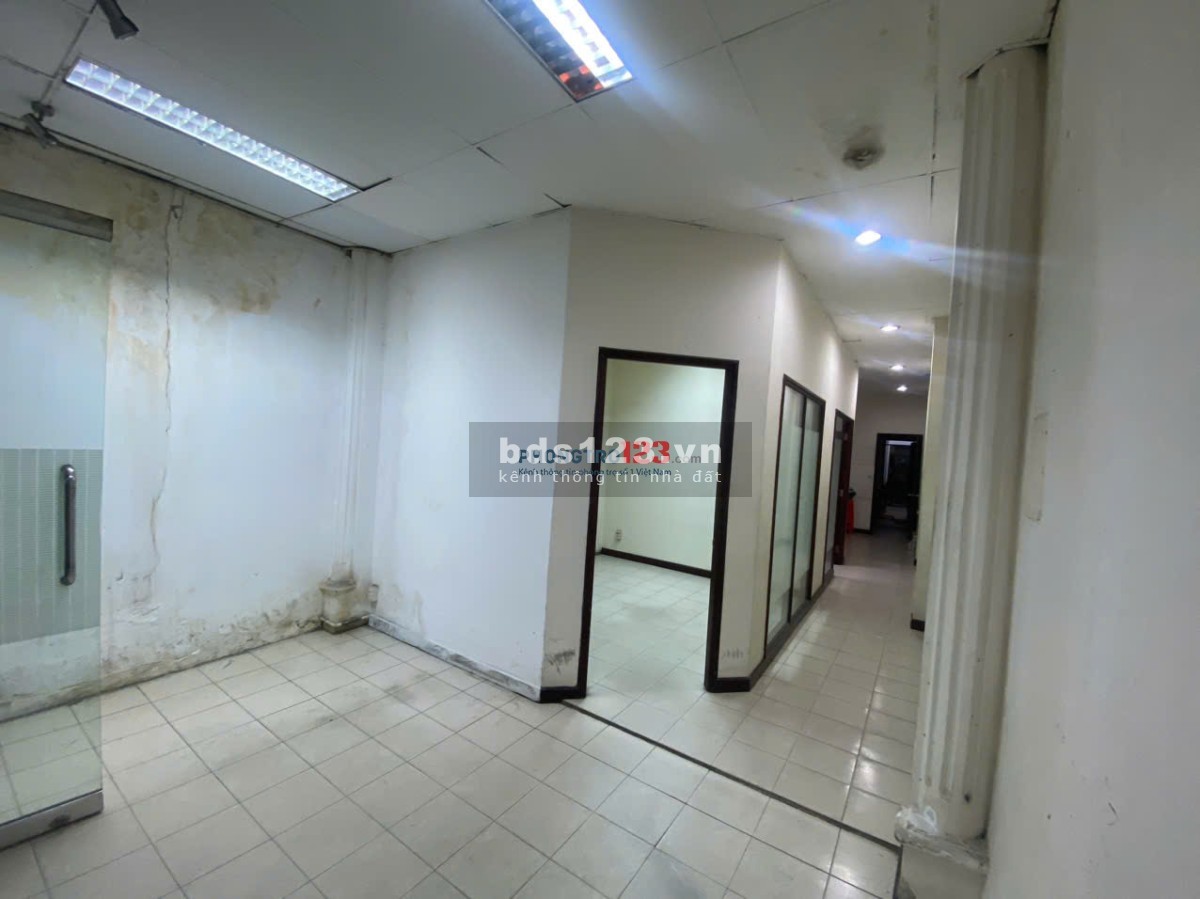 Cho thuê nhà nguyên căn tiện kinh doanh ngay mặt tiền đường 3/2, phường 14, Quận 10