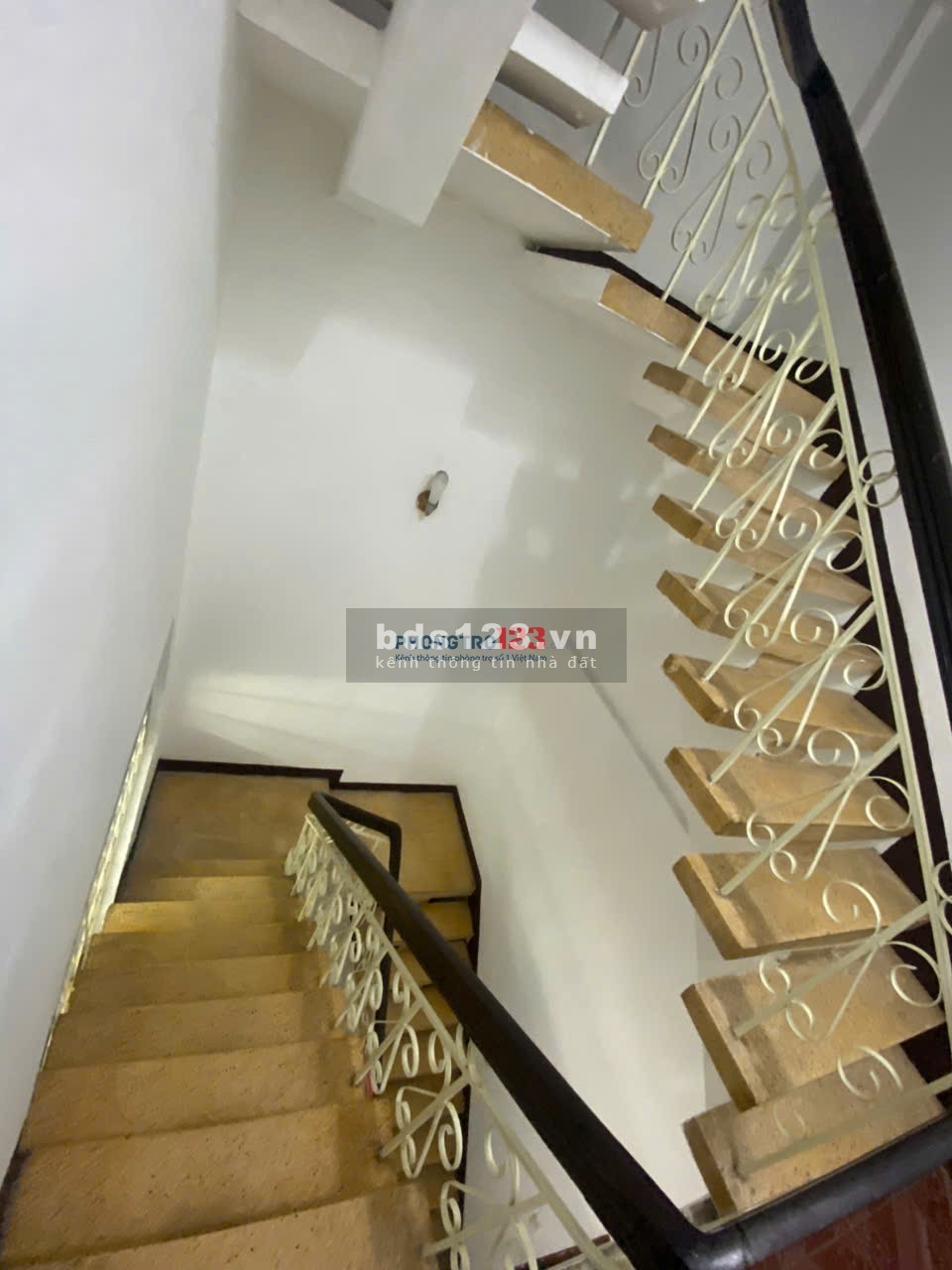 Cho thuê nhà nguyên căn tiện kinh doanh ngay mặt tiền đường 3/2, phường 14, Quận 10