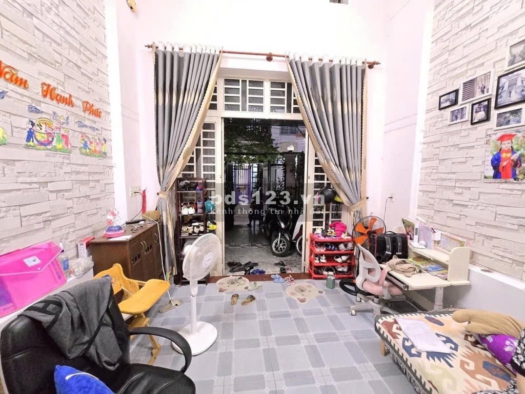 Bán Nhà Đường 49 Hiệp Bình Chánh, Dt 65m2, 3 Tầng, Nhỉnh 4. tỷ, Hẻm Xe Hơi